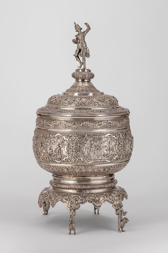 Silver Betel Box with lid and stand | MasterArt